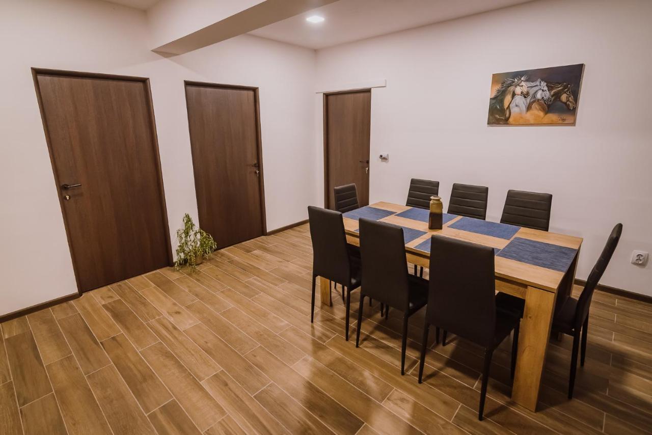 Sunset Inn Sangeorgiu de Mures Exterior photo