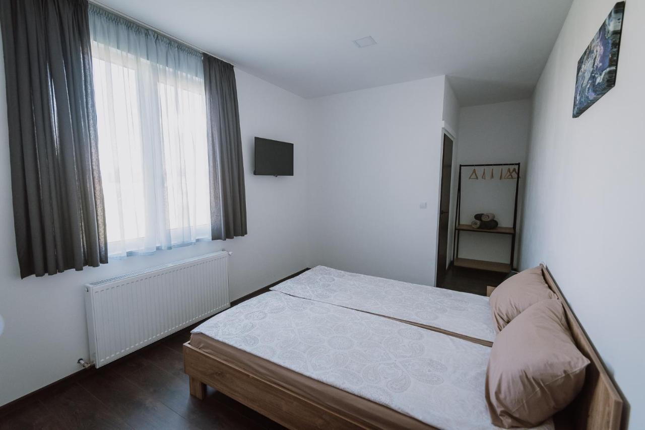 Sunset Inn Sangeorgiu de Mures Exterior photo